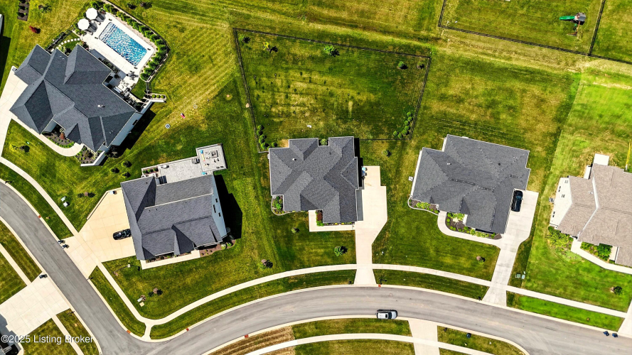 Listing Image 54
