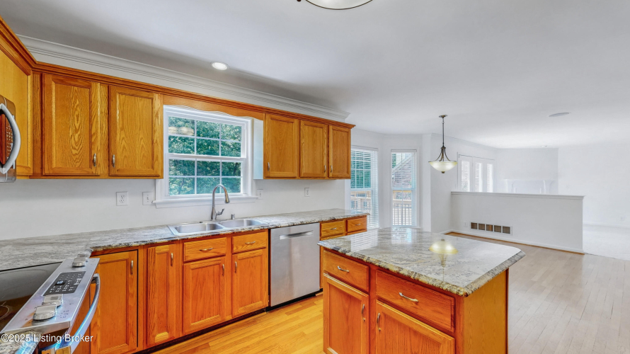 Listing Image 16
