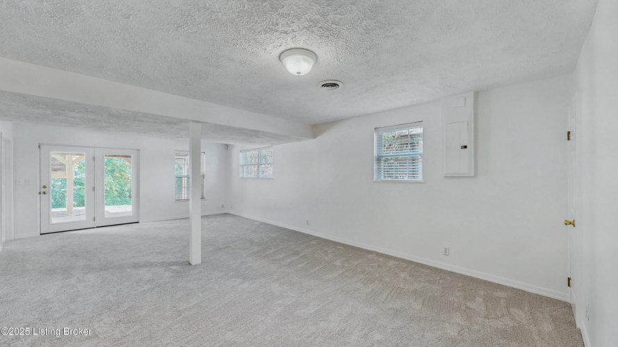 Listing Image 45