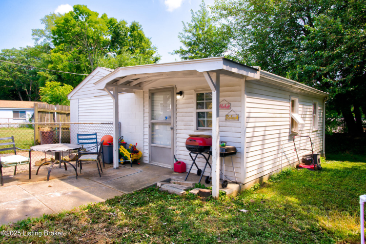 Listing Image 15