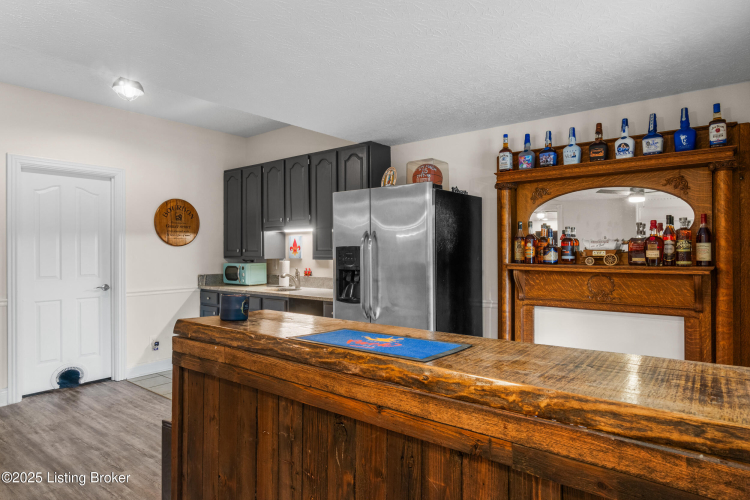 Listing Image 64