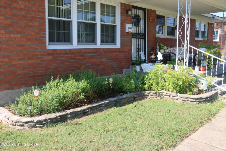 Listing Image 6