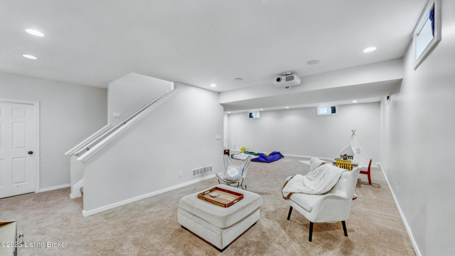 Listing Image 46