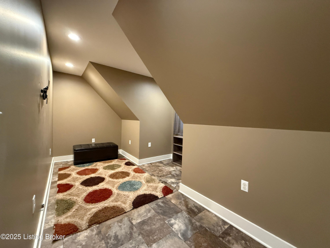 Listing Image 84