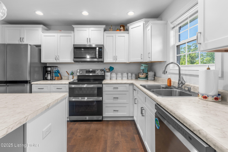 Listing Image 9
