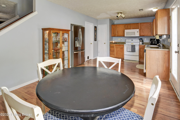 Listing Image 8