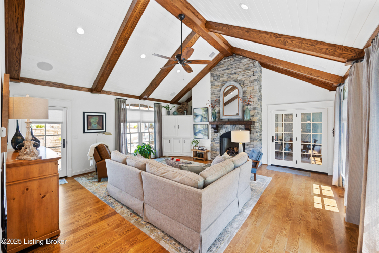Listing Image 19
