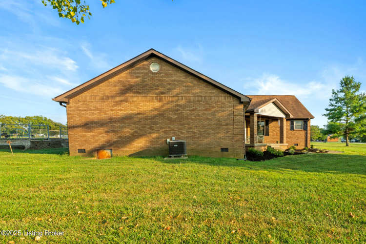 Listing Image 44