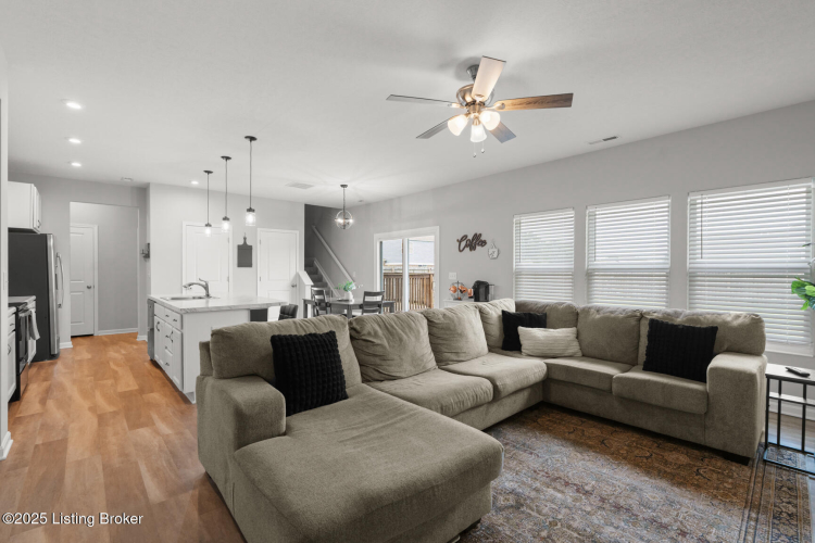 Listing Image 18