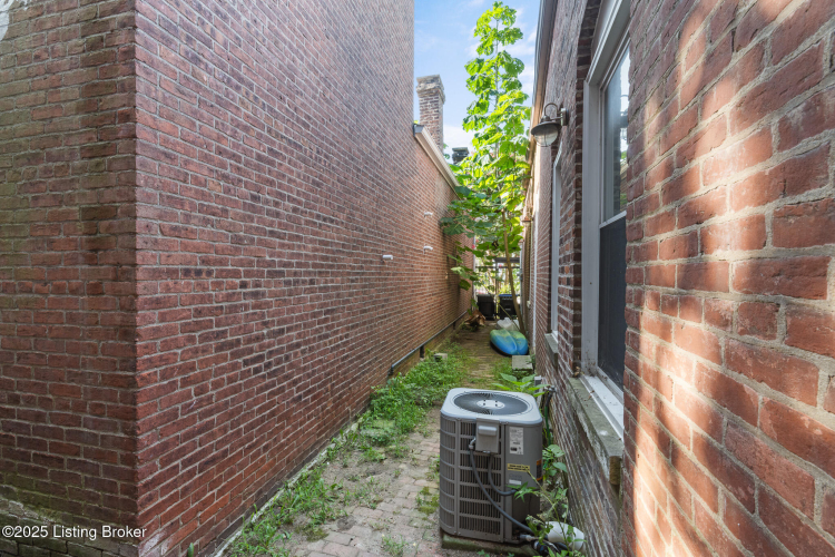 Listing Image 42
