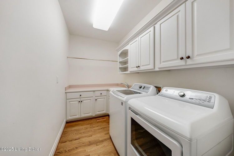 Listing Image 17