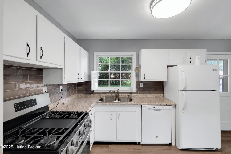 Listing Image 12