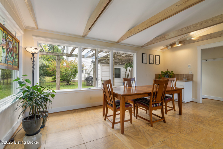Listing Image 20