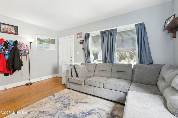 Listing Image 5