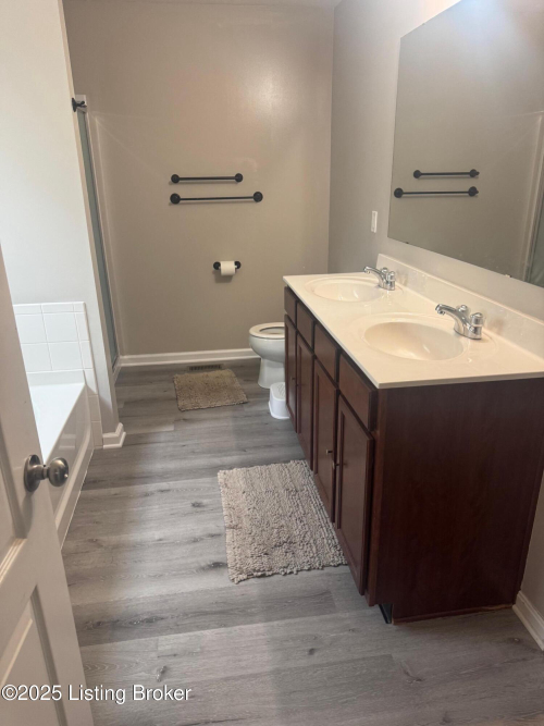 Listing Image 16