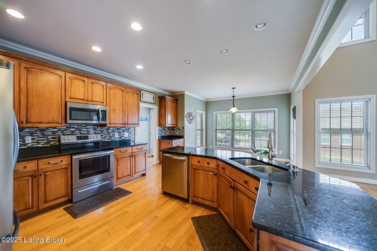 Listing Image 13
