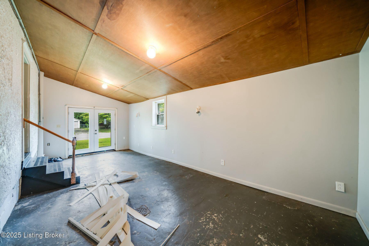 Listing Image 24