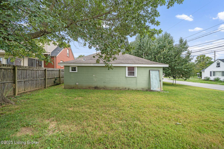 Listing Image 36