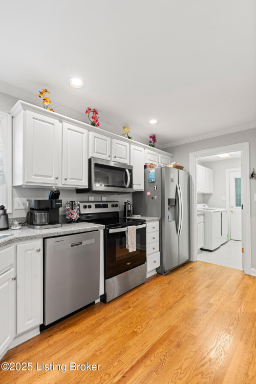 Listing Image 16