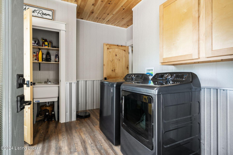 Listing Image 21