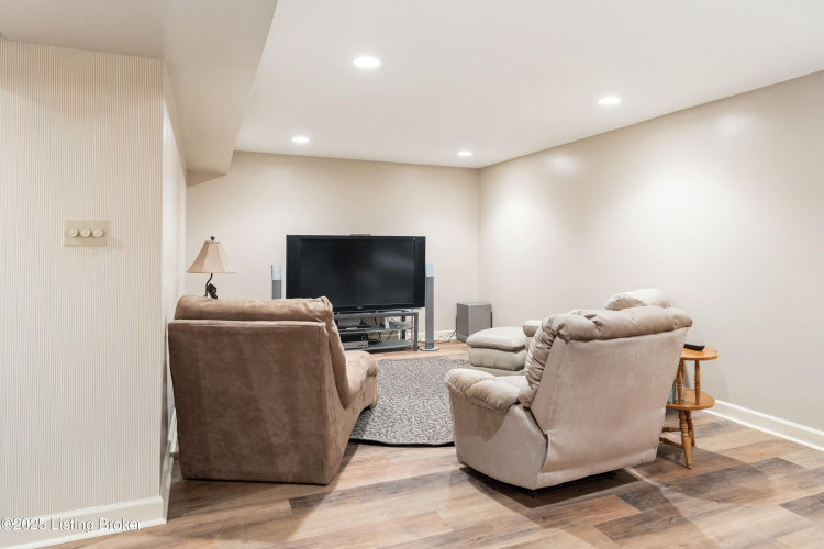 Listing Image 56