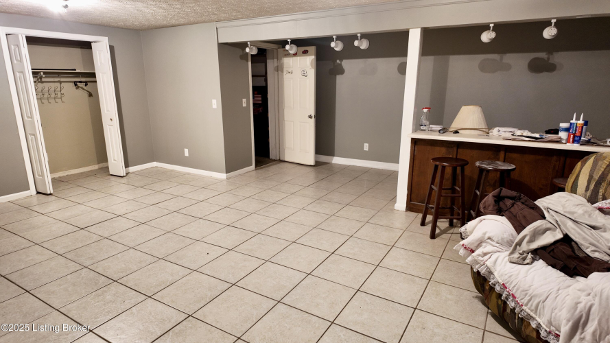 Listing Image 75
