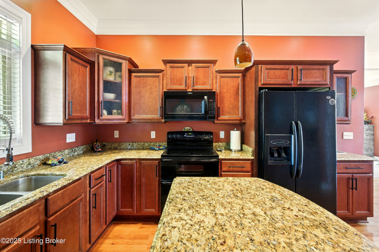Listing Image 11
