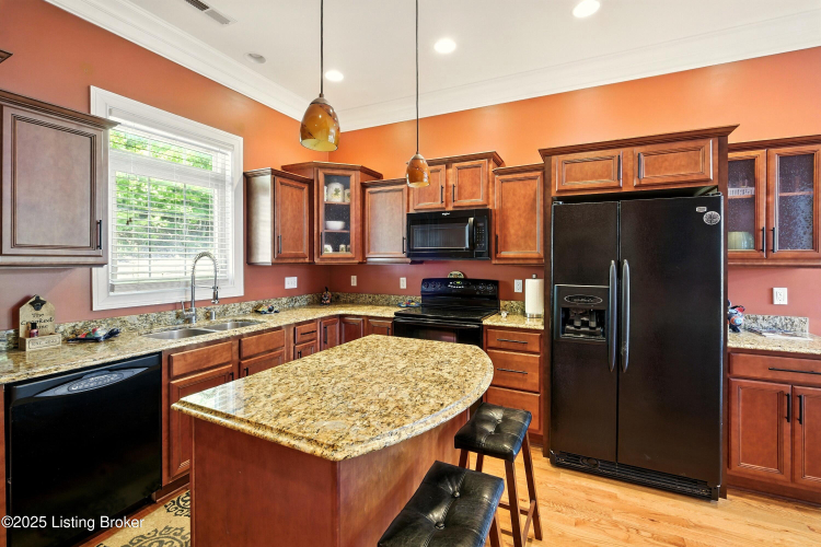 Listing Image 12