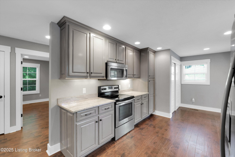 Listing Image 13