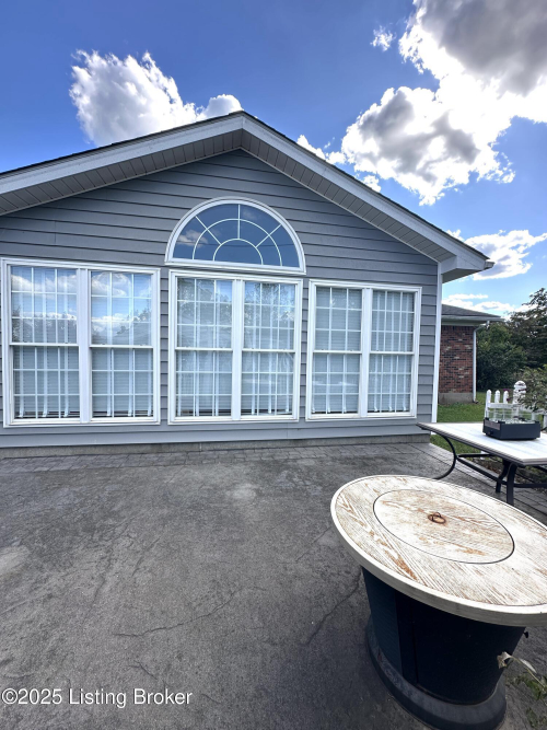 Listing Image 18