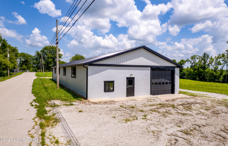 Listing Image 12