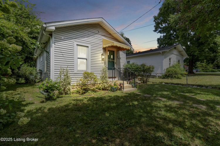 Listing Image 3