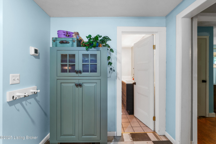 Listing Image 24