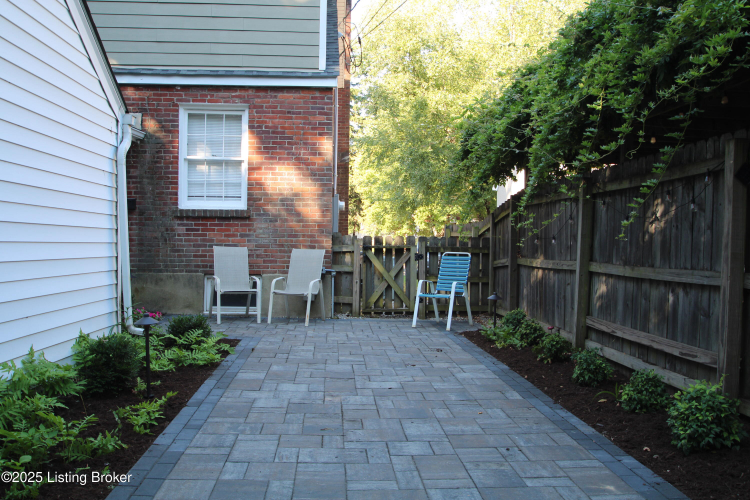 Listing Image 12