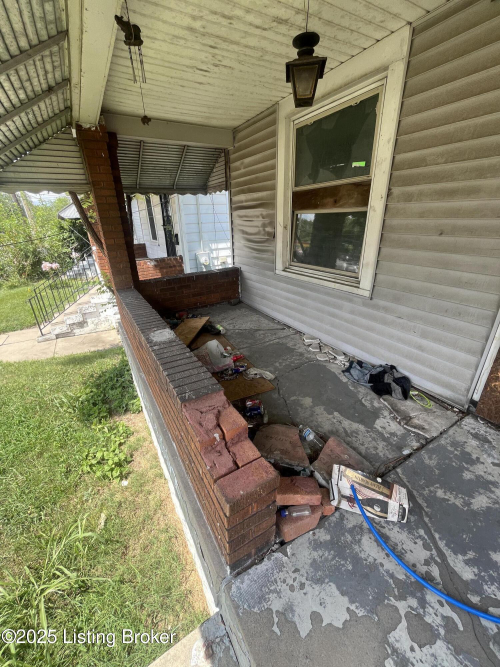 Listing Image 6