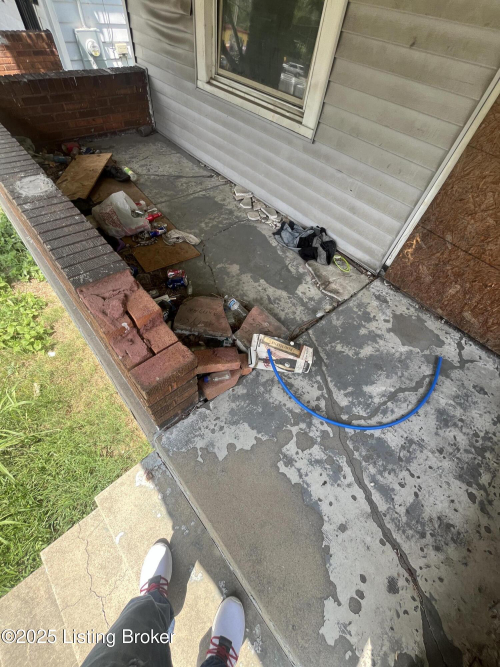 Listing Image 8