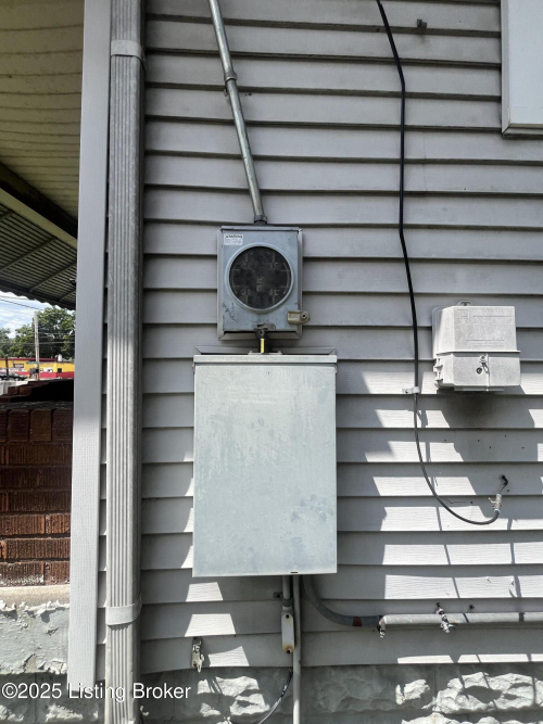 Listing Image 10