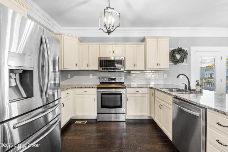Listing Image 19
