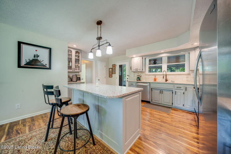 Listing Image 14