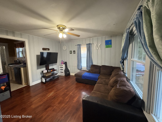 Listing Image 20