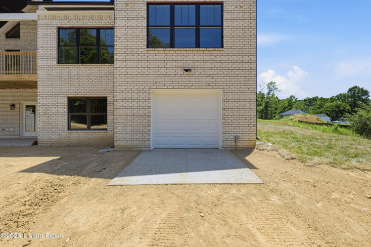 Listing Image 44