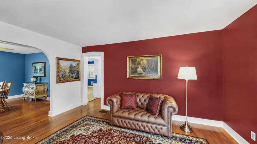 Listing Image 5