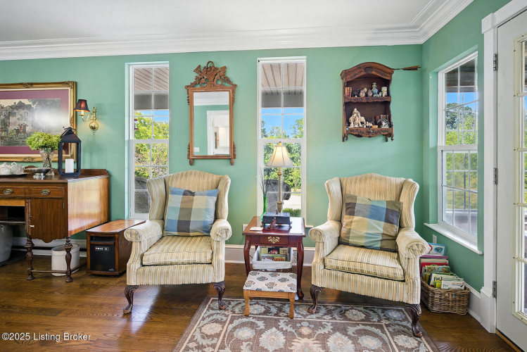Listing Image 11