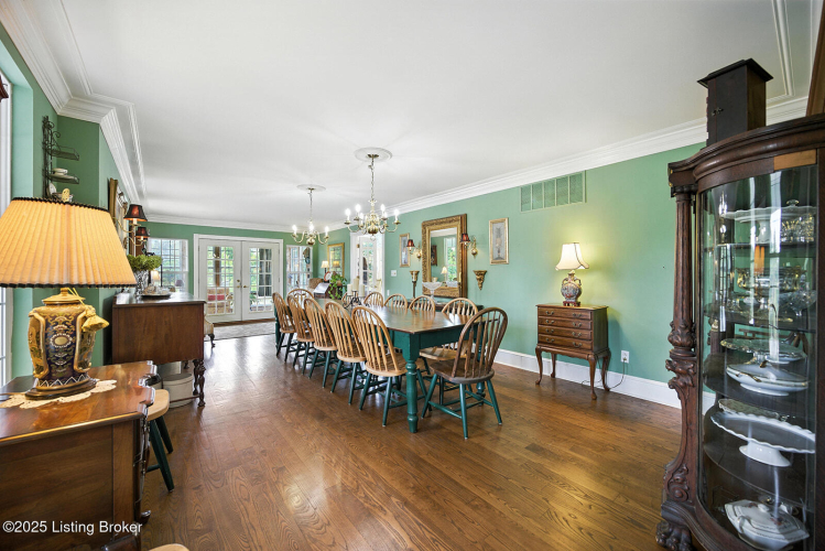 Listing Image 10