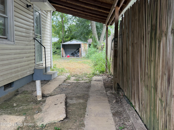 Listing Image 16