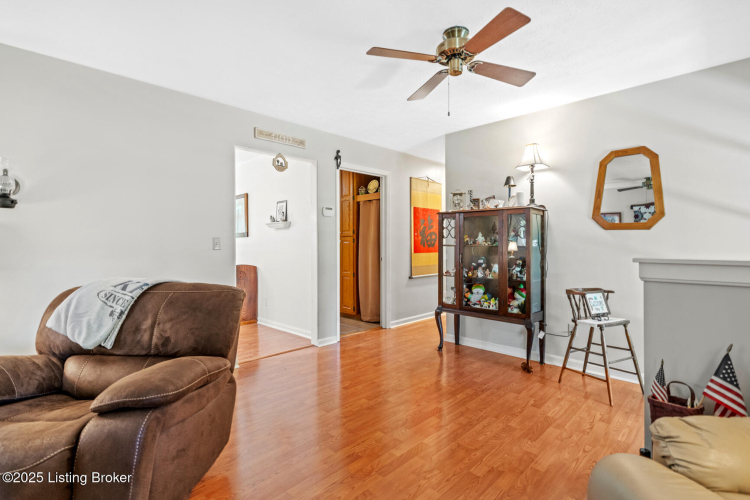 Listing Image 22