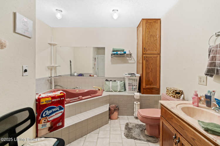 Listing Image 59