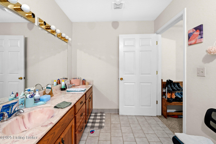 Listing Image 60