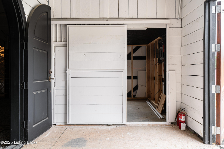 Listing Image 28