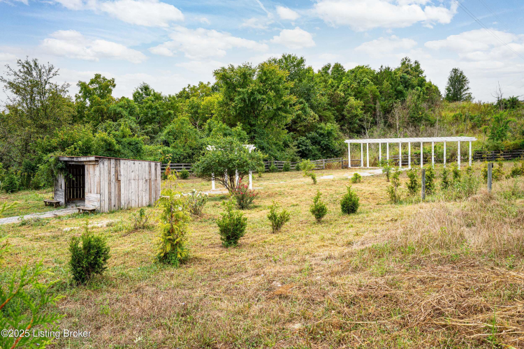 Listing Image 6